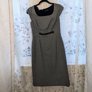 Tahari Arthur S Levine Gray and White Dress.  Size 4